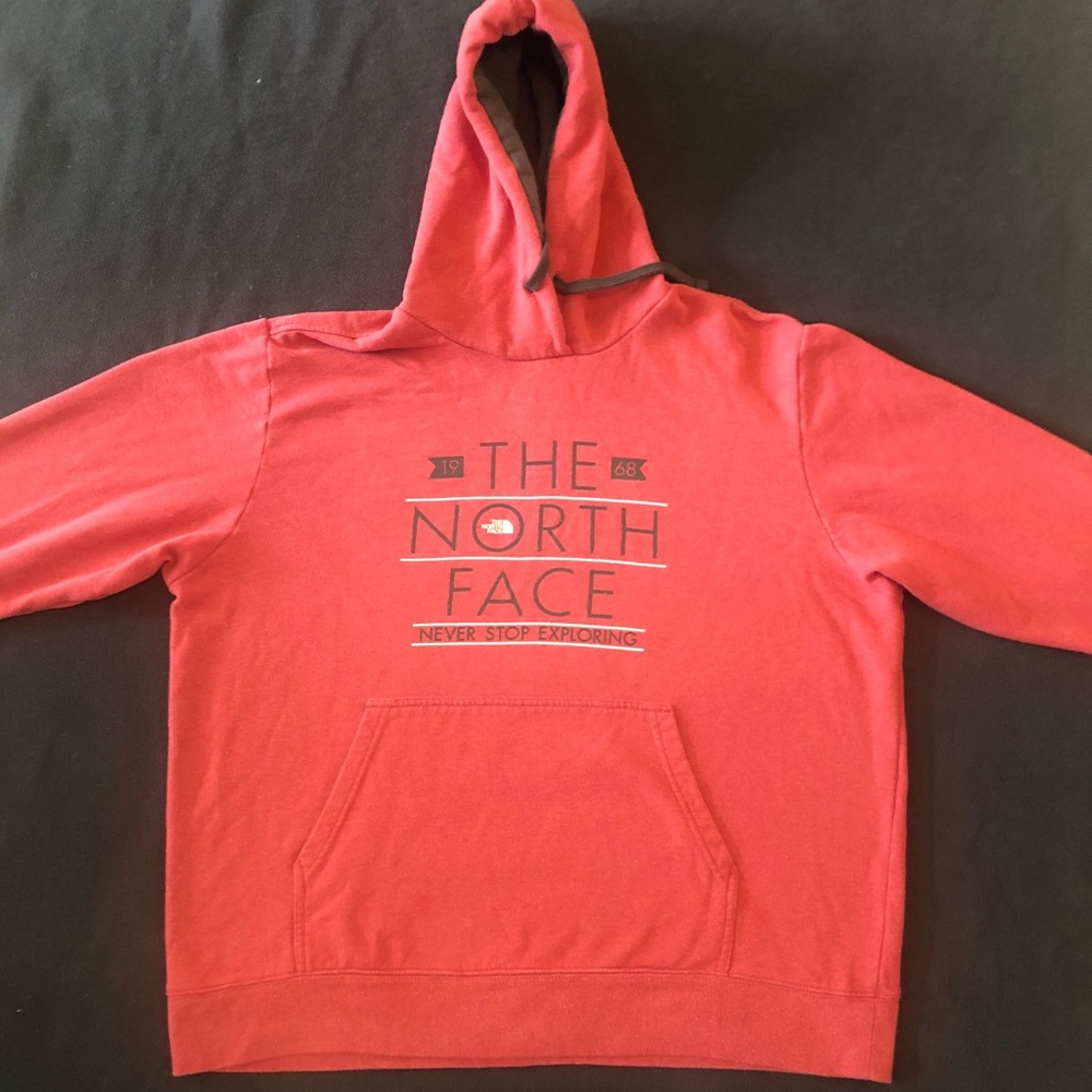 Men’s north face pullover hoodie.